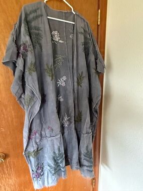Embroidered Open-Front Kimono Shirt - Gray with Floral Accents